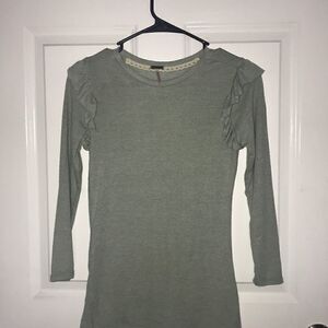 🌸3/$15.00🌸Poof Girl Gray Top 